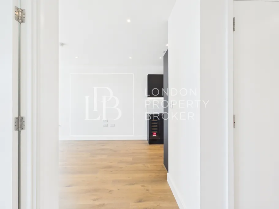 Langham Grove, London, SE28, photo 14