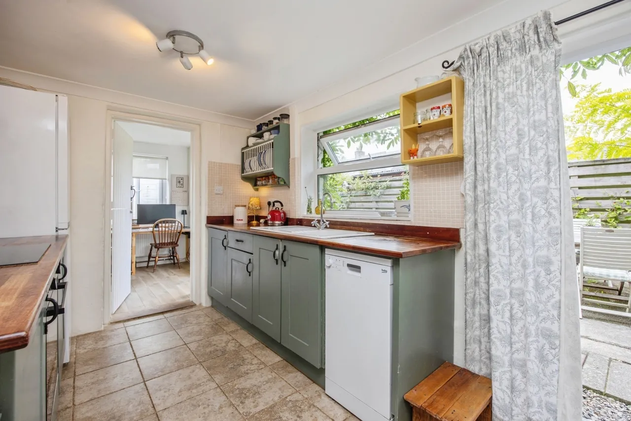 Higher East Street, St. Columb, TR9, photo 6