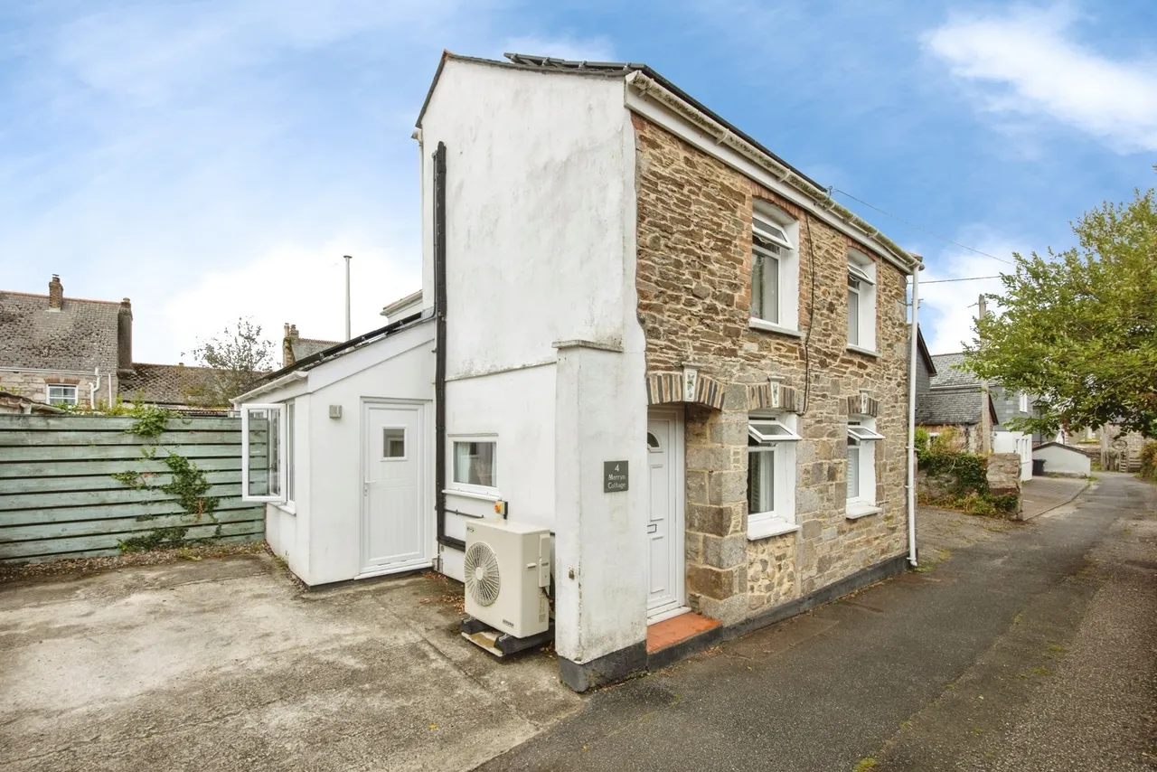Higher East Street, St. Columb, TR9, photo 16