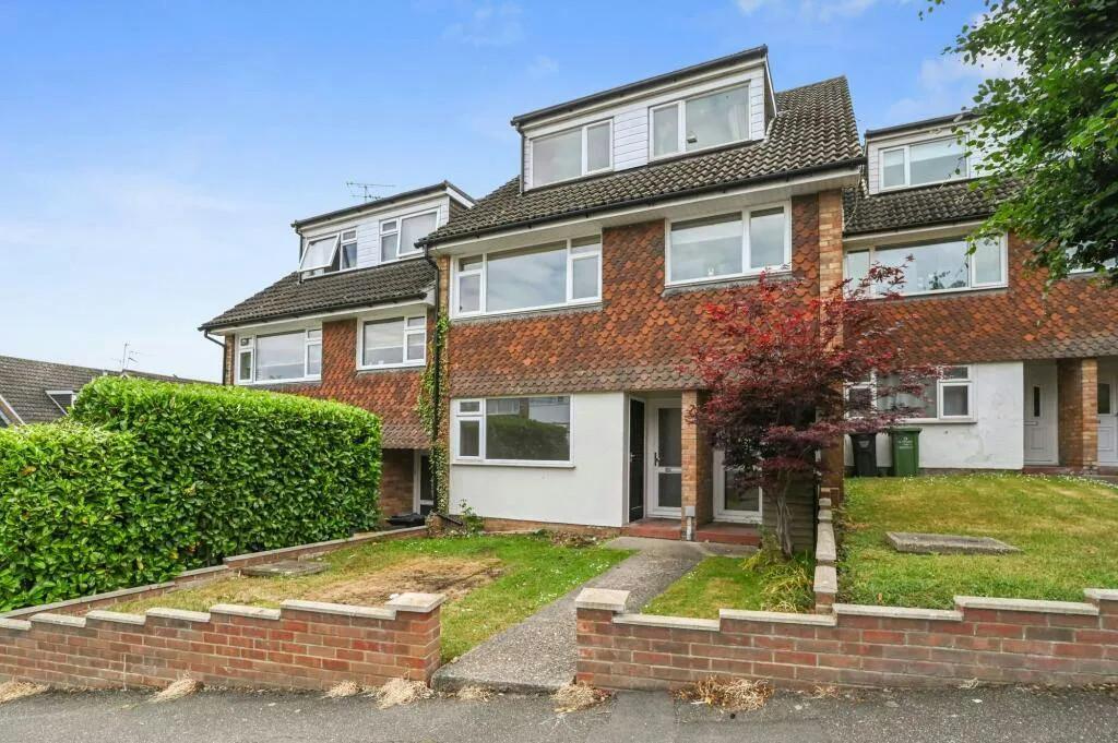 3 bed flat for sale — Chapel Court, Billericay, CM12