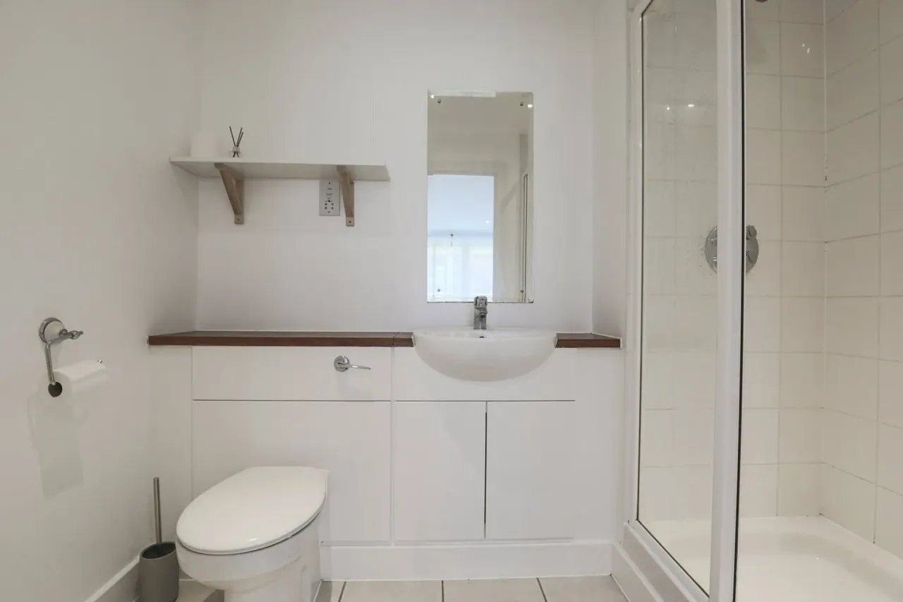 Meath Crescent, Leamore Court, E2, photo 10