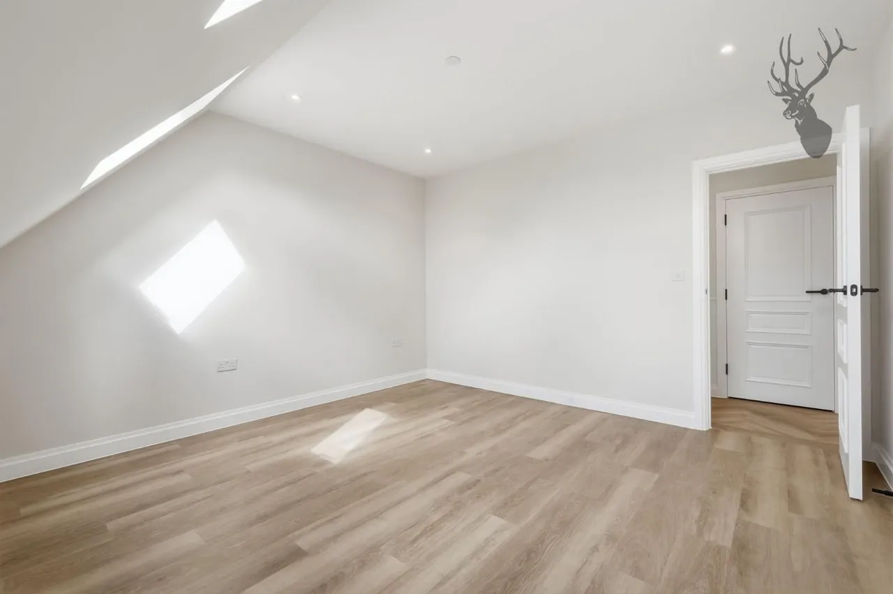 High Road, Chigwell, IG7, photo 12