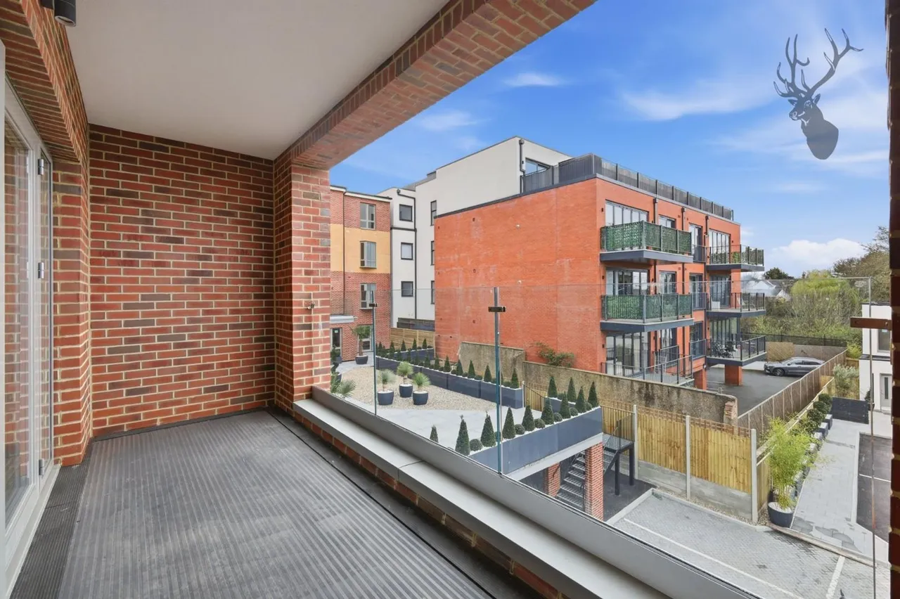 High Road, Chigwell, IG7, photo 14