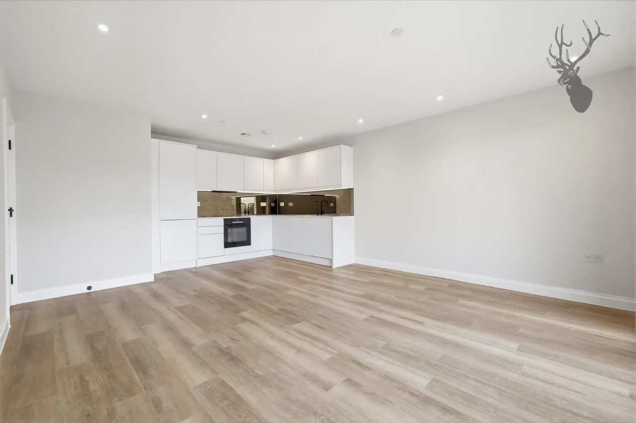 High Road, Chigwell, IG7, photo 3