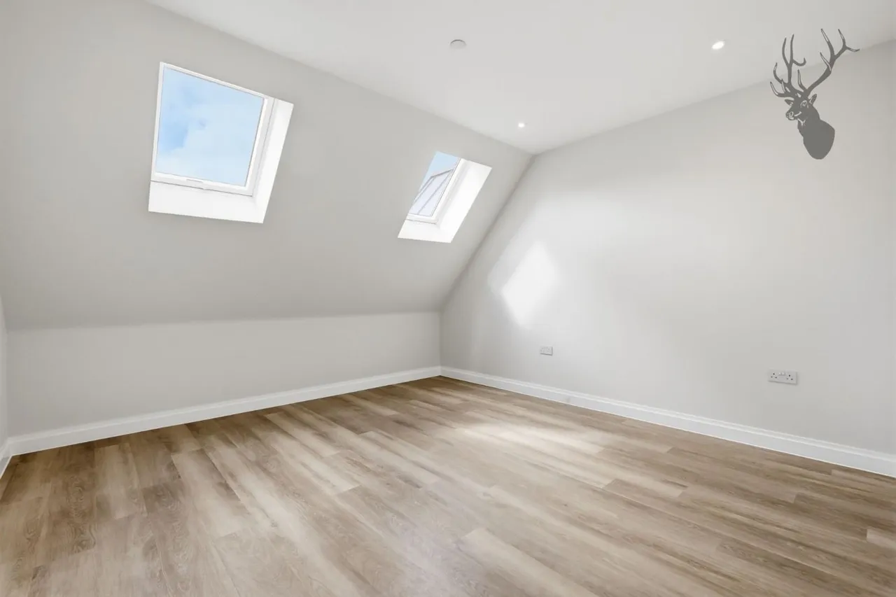 High Road, Chigwell, IG7, photo 7
