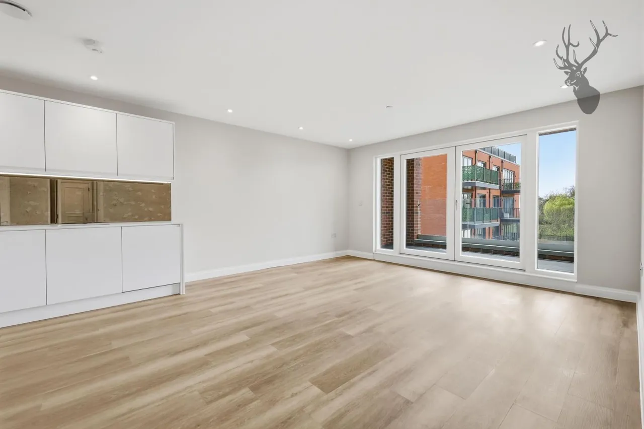 High Road, Chigwell, IG7, photo 6