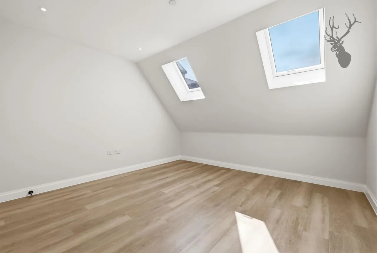 High Road, Chigwell, IG7, photo 8