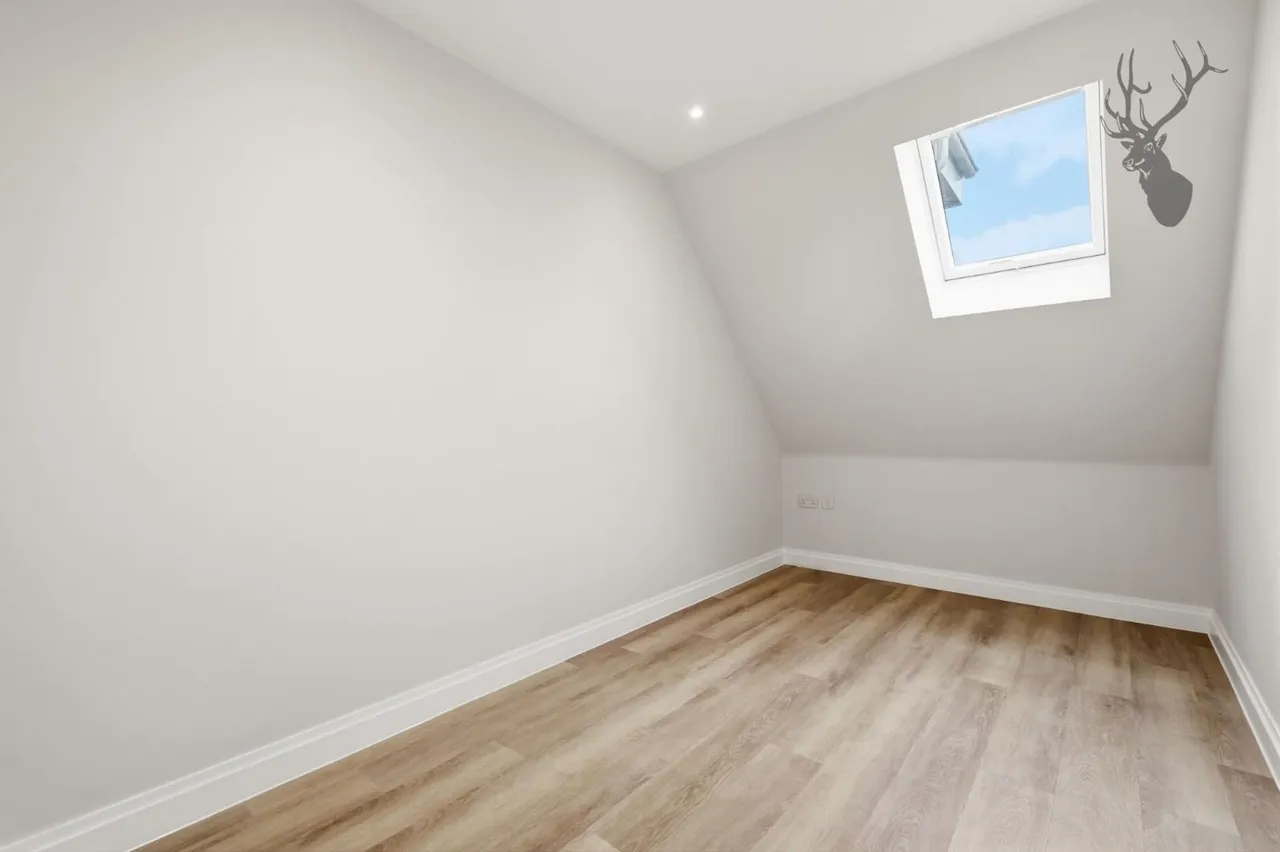 High Road, Chigwell, IG7, photo 11