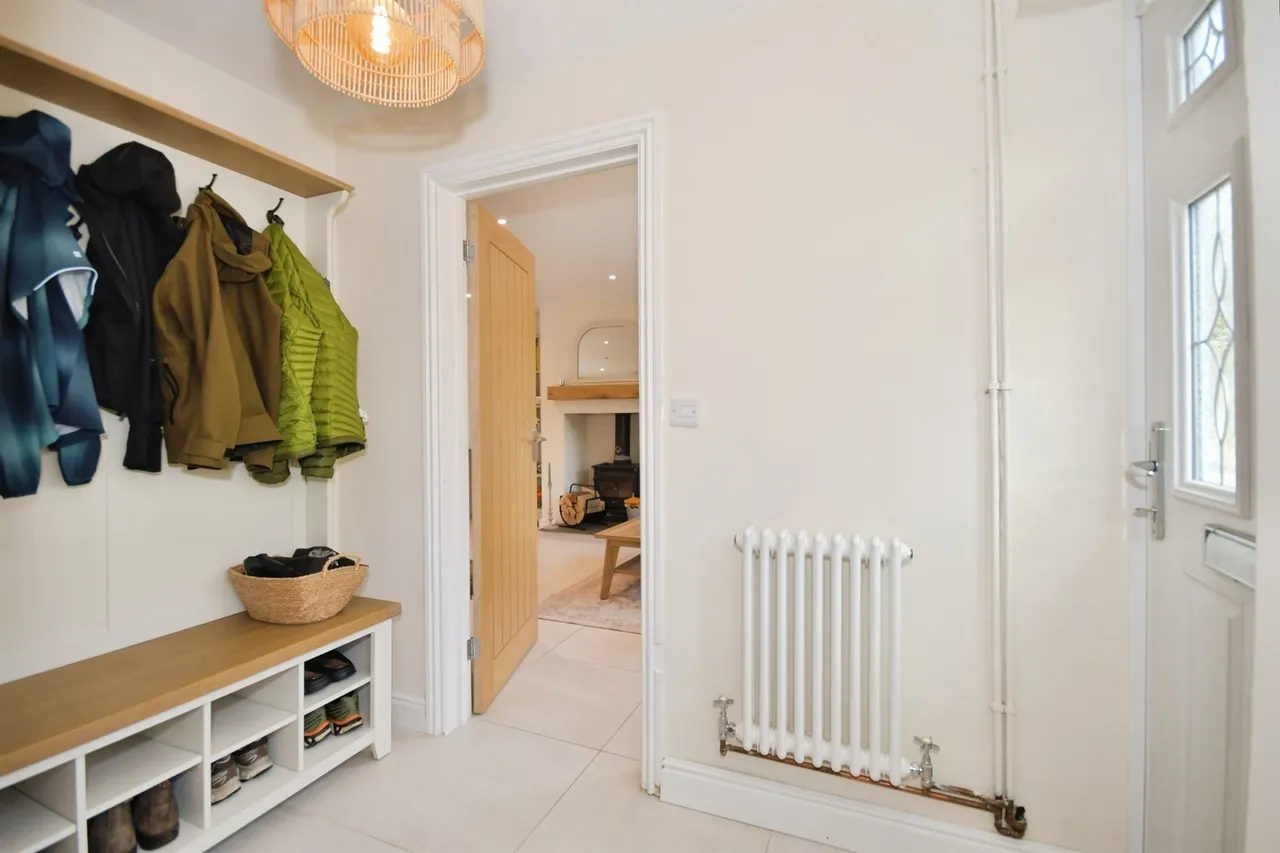 Gordon Road, Tideswell, SK17, photo 8