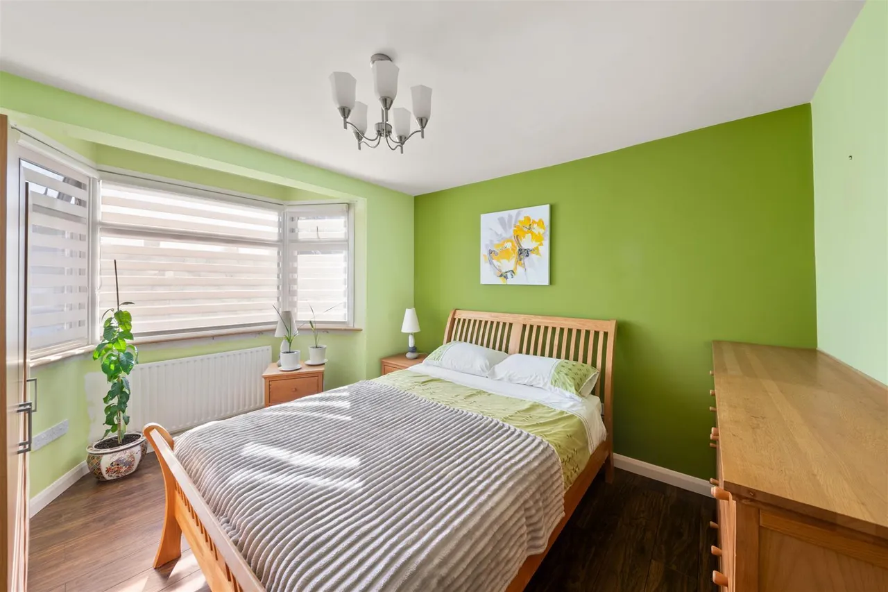 Wood End Lane, Northolt, photo 6