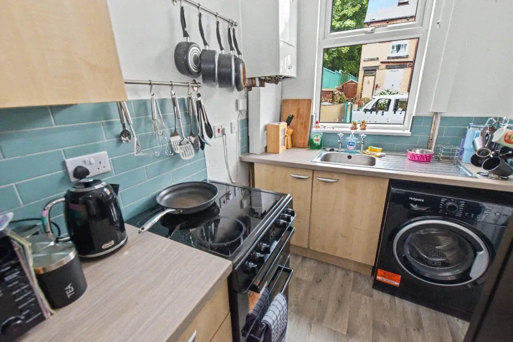 Cecil Grove, Leeds, LS12, photo 3