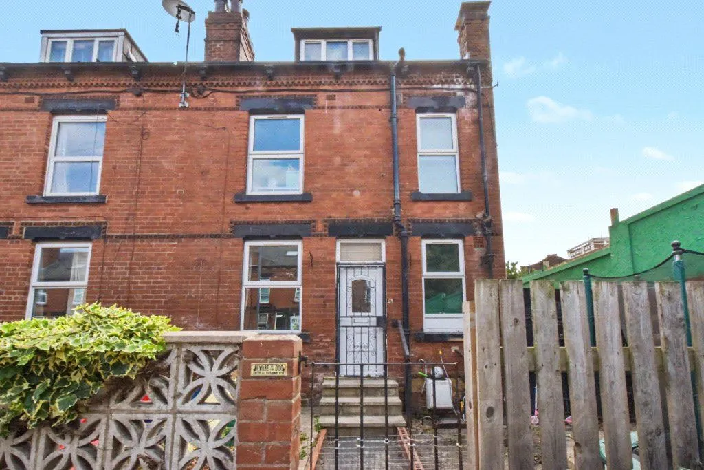 2 bed house for sale, Cecil Grove, Leeds, LS12