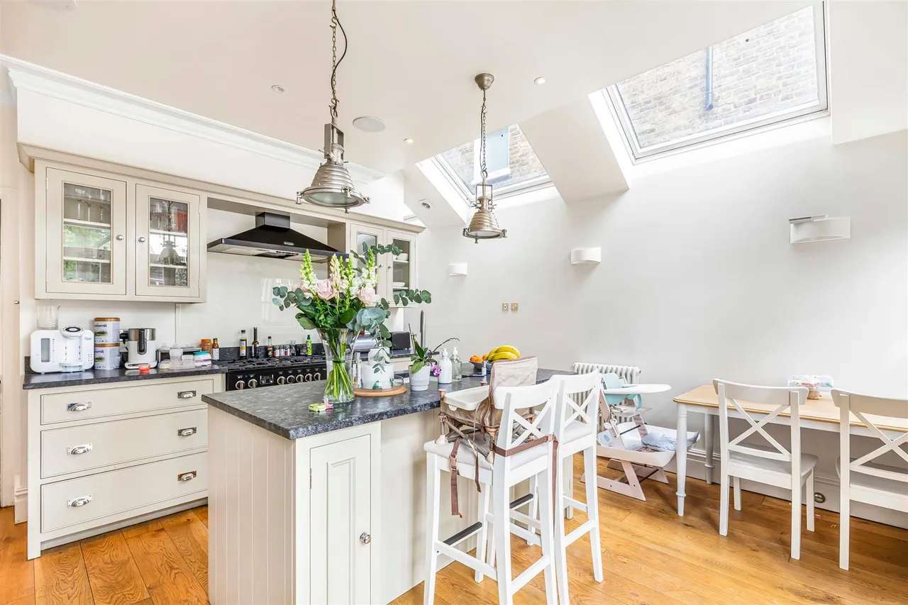 Sutherland Gardens, East Sheen, SW14, photo 10