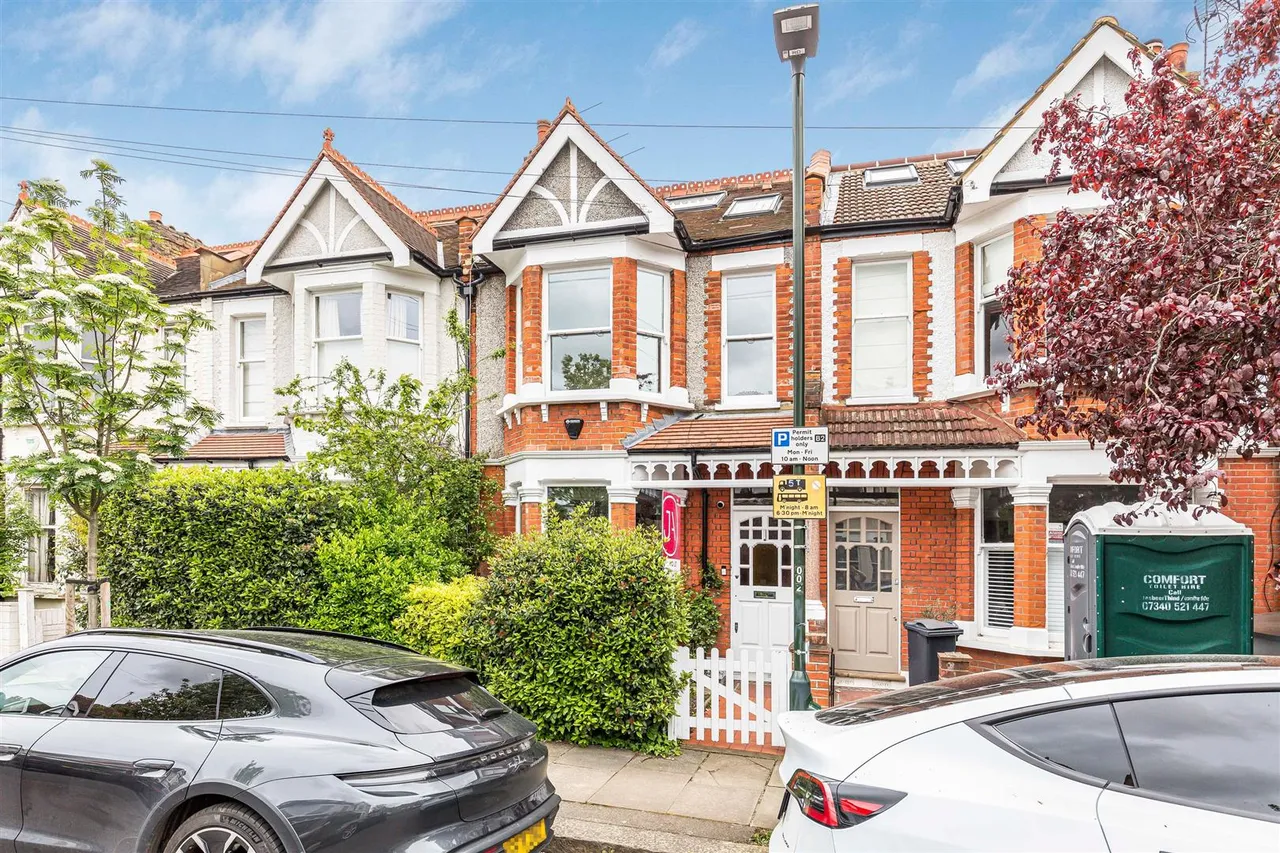 Sutherland Gardens, East Sheen, SW14, photo 2