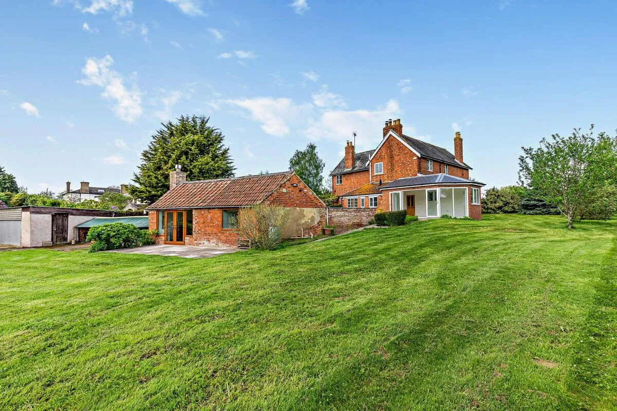5 bed house for sale, Tewkesbury Road, The Leigh, GL19