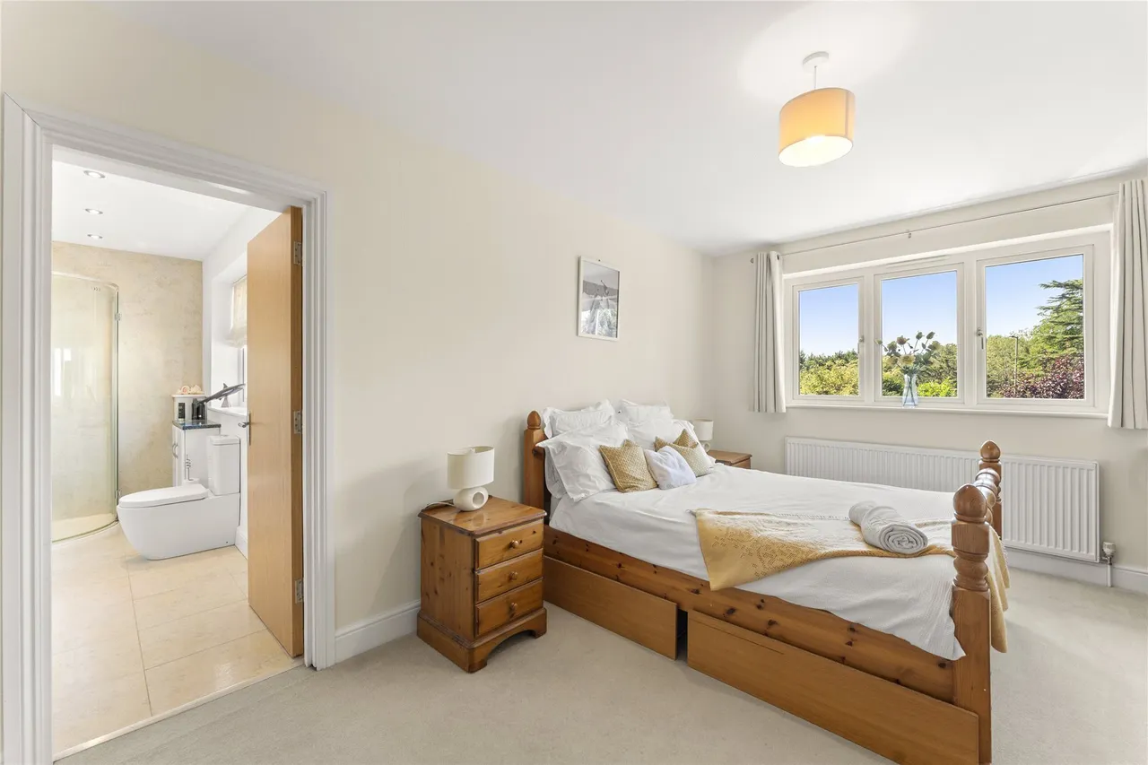 The Fairway, Weybridge, Surrey, KT13, photo 10