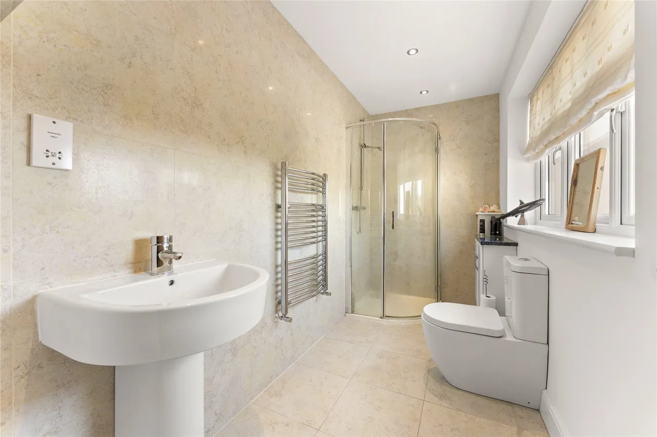 The Fairway, Weybridge, Surrey, KT13, photo 11