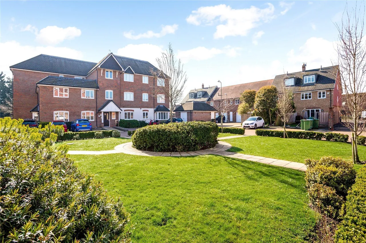 Scholars Place, Walton-on-Thames, KT12, photo 14