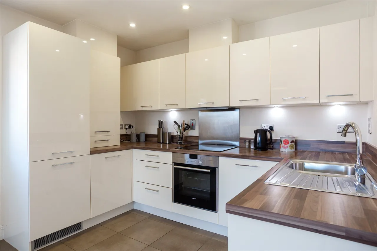 Scholars Place, Walton-on-Thames, KT12, photo 11