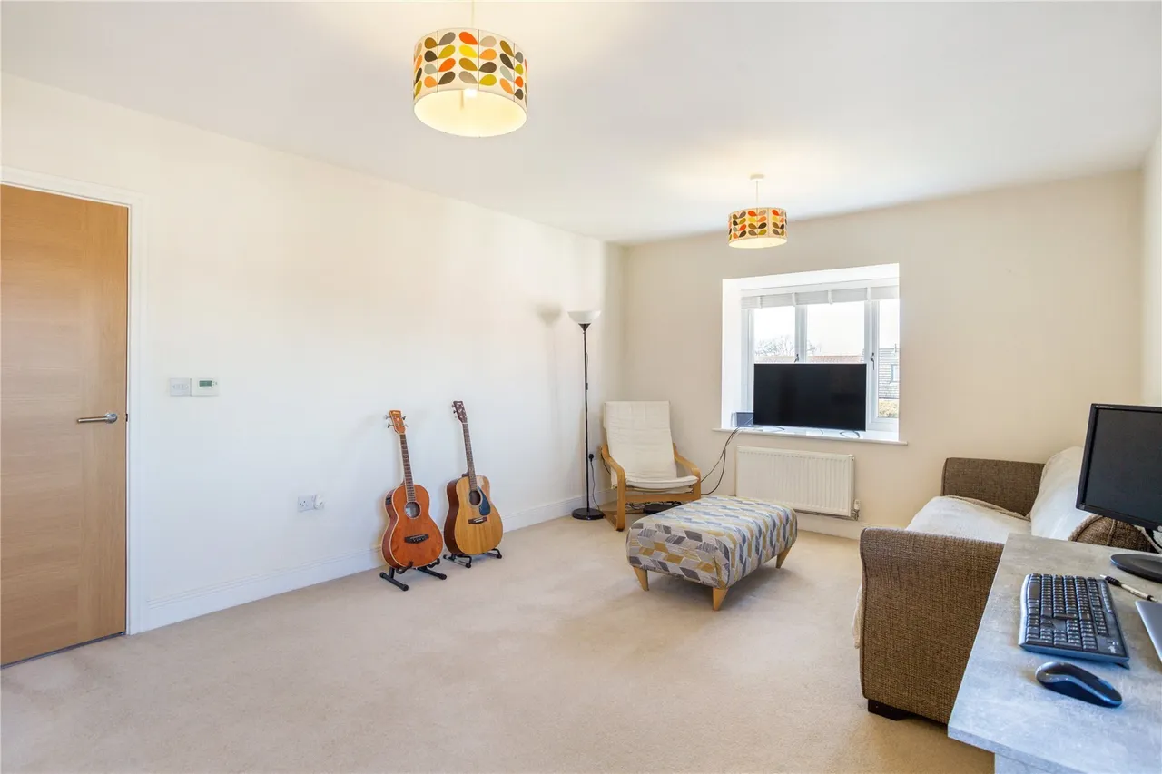 Scholars Place, Walton-on-Thames, KT12, photo 9