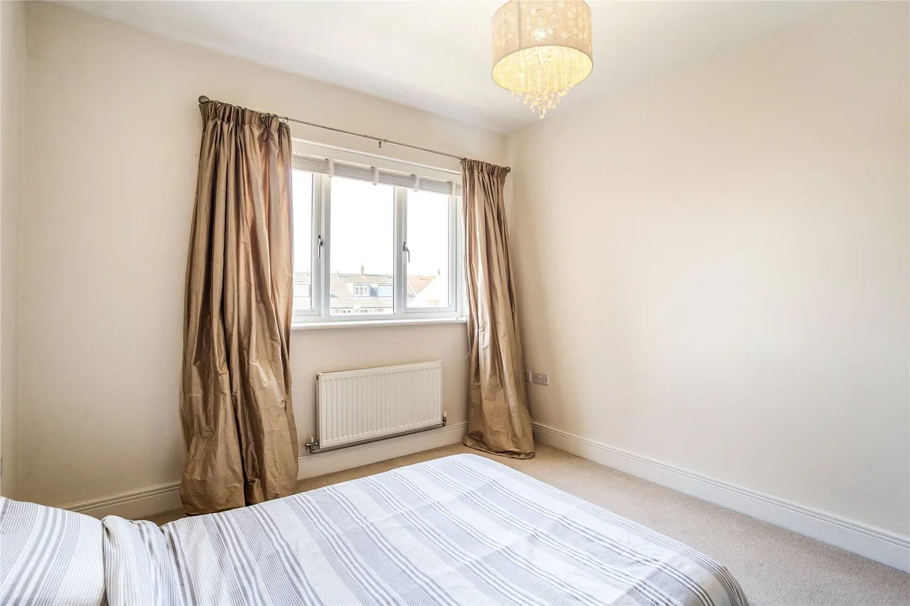 Scholars Place, Walton-on-Thames, KT12, photo 12