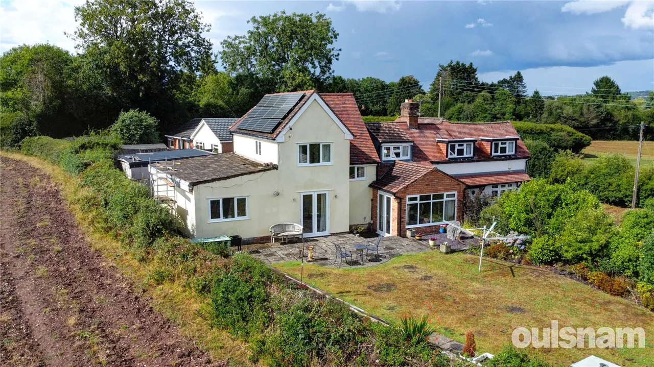 Doctors Hill, Bournheath, Bromsgrove, Worcestershire, B61 9JE, photo 13
