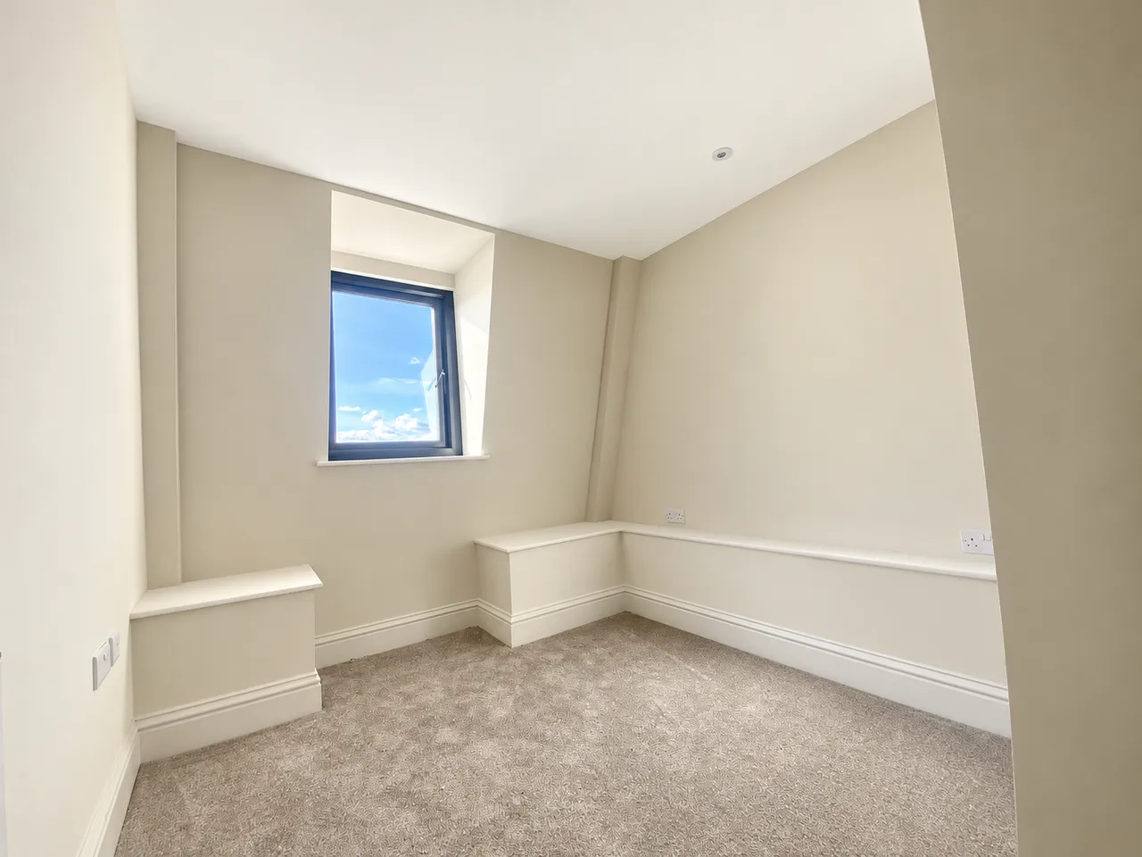 Upper Market Street, SO50, photo 4