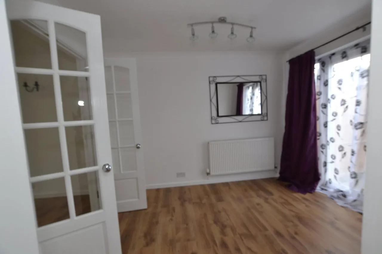 Elmgrove Estate, Gloucestershire, Hardwicke, GL2 4UJ, photo 3