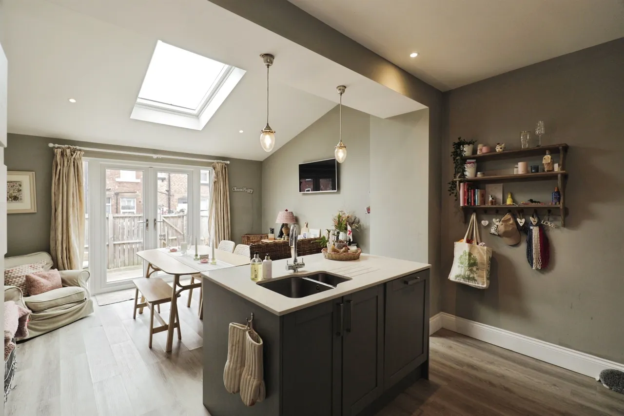 3 bed house for sale — Mayfield Grove, Harrogate