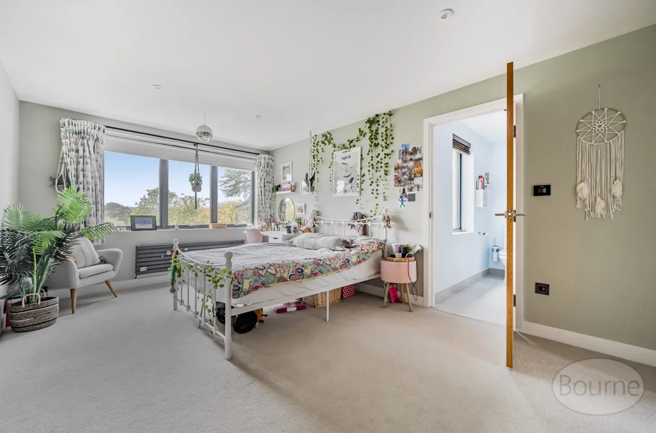 Old Compton Lane, Farnham, GU9, photo 11