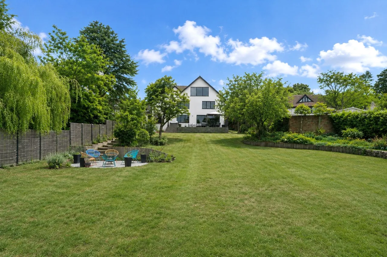 Old Compton Lane, Farnham, GU9, photo 4