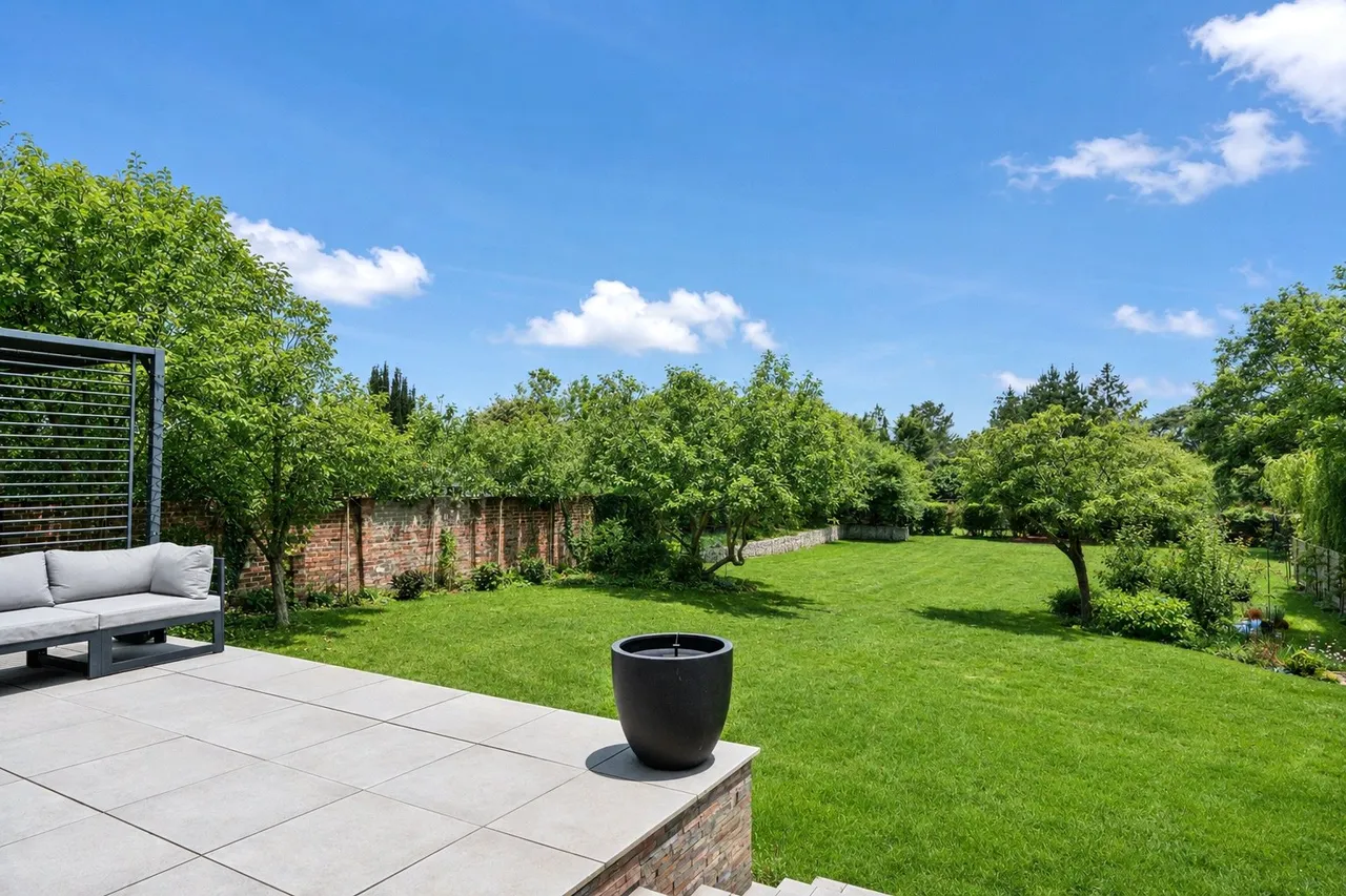Old Compton Lane, Farnham, GU9, photo 19