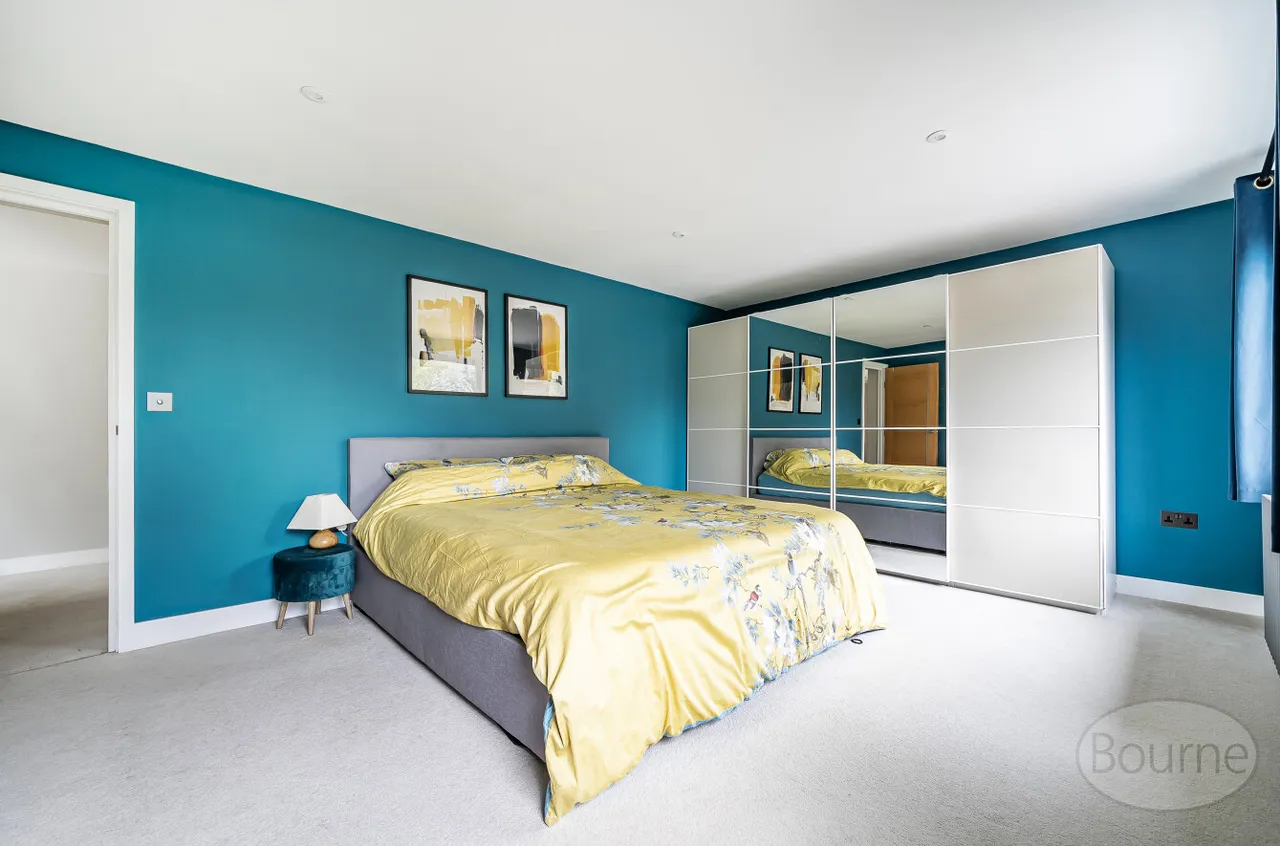 Old Compton Lane, Farnham, GU9, photo 17