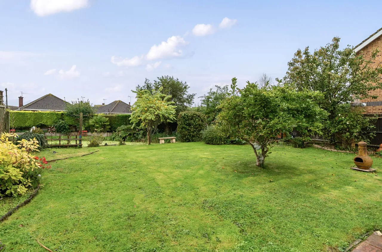 Lodge Close, Middleton-On-Sea, PO22, photo 2