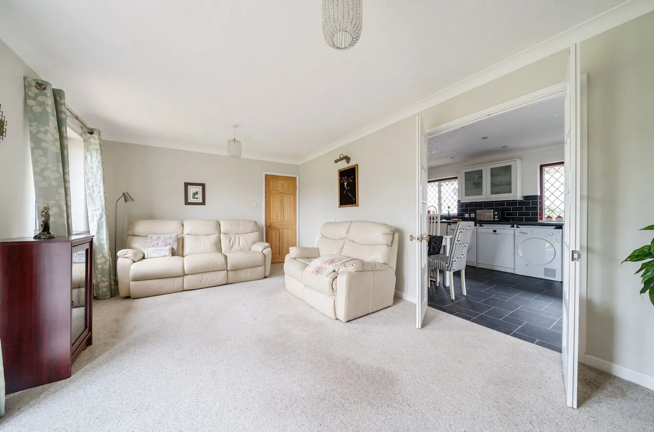 Lodge Close, Middleton-On-Sea, PO22, photo 7