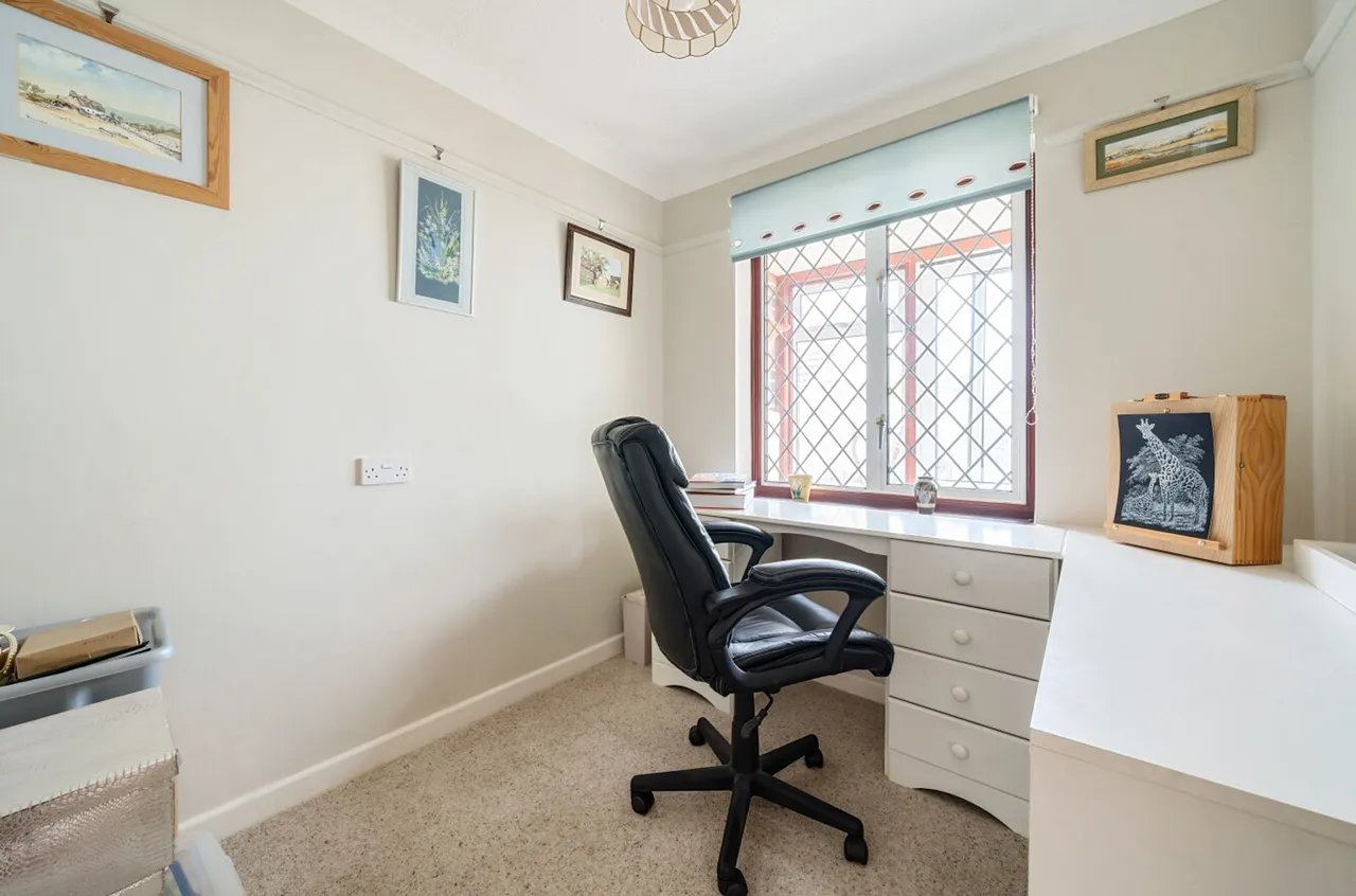 Lodge Close, Middleton-On-Sea, PO22, photo 10