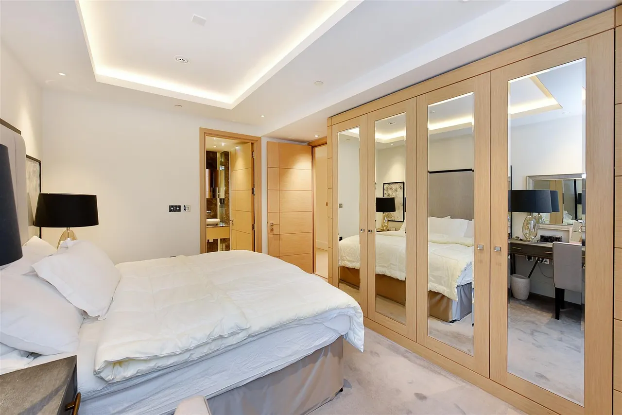 Kensington High Street, London, W14, photo 15