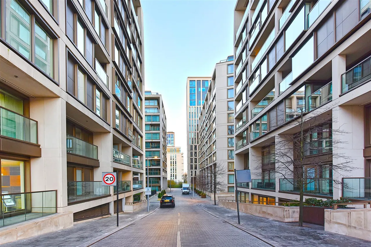 Kensington High Street, London, W14, photo 17
