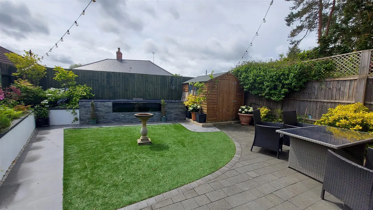 St Peters Road, Bourne, photo 23
