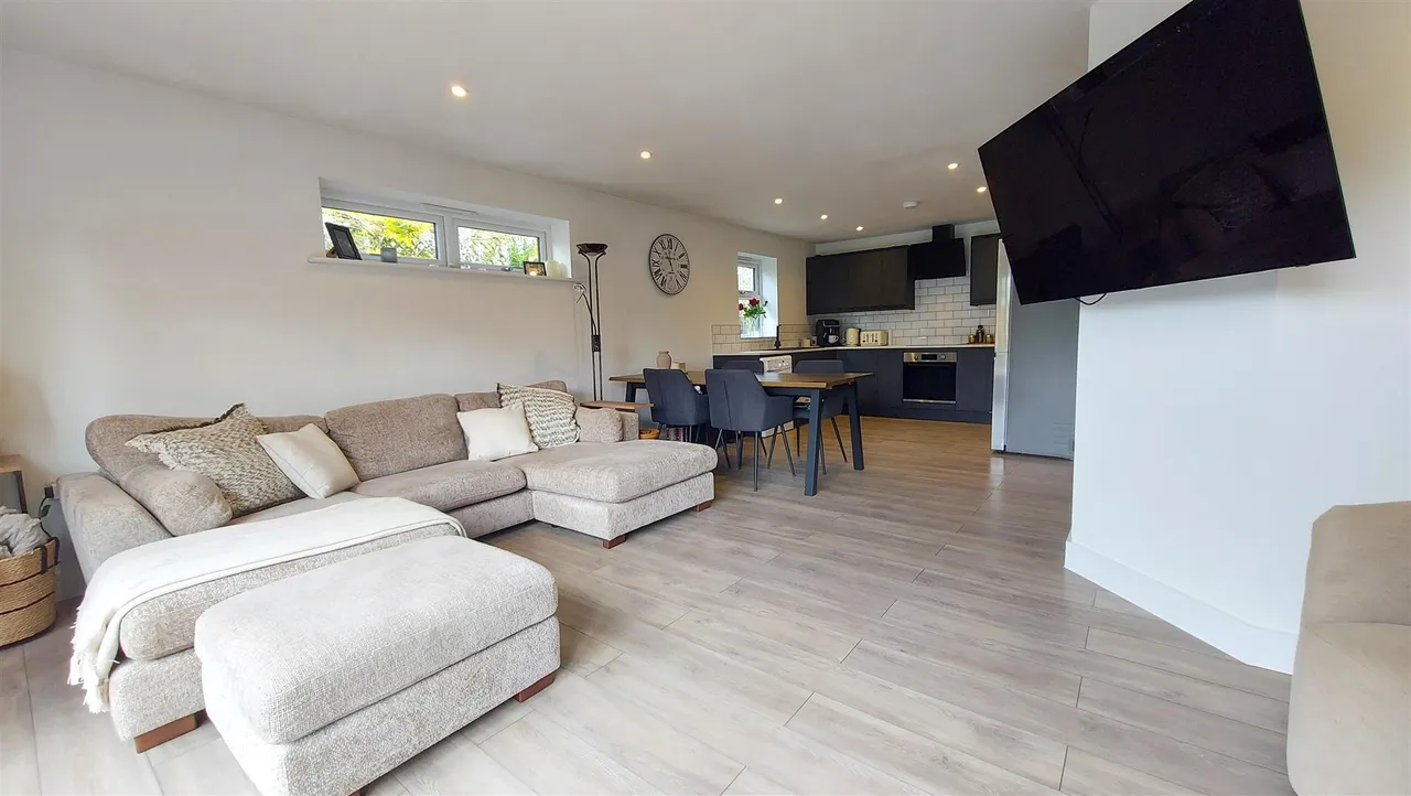 St Peters Road, Bourne, photo 7