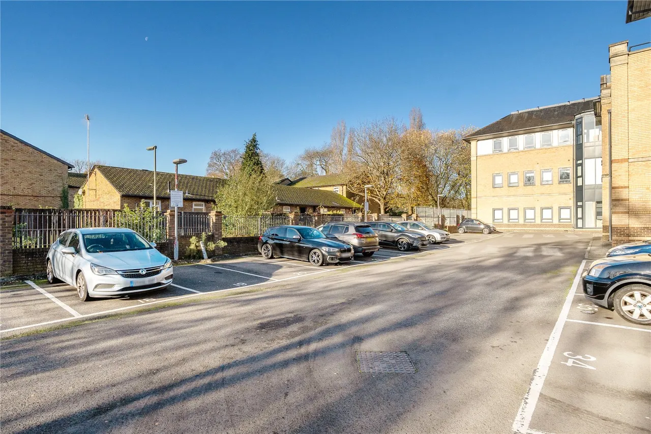 Maybury Close, Frimley, Camberley, Surrey, GU16 7AX, photo 9