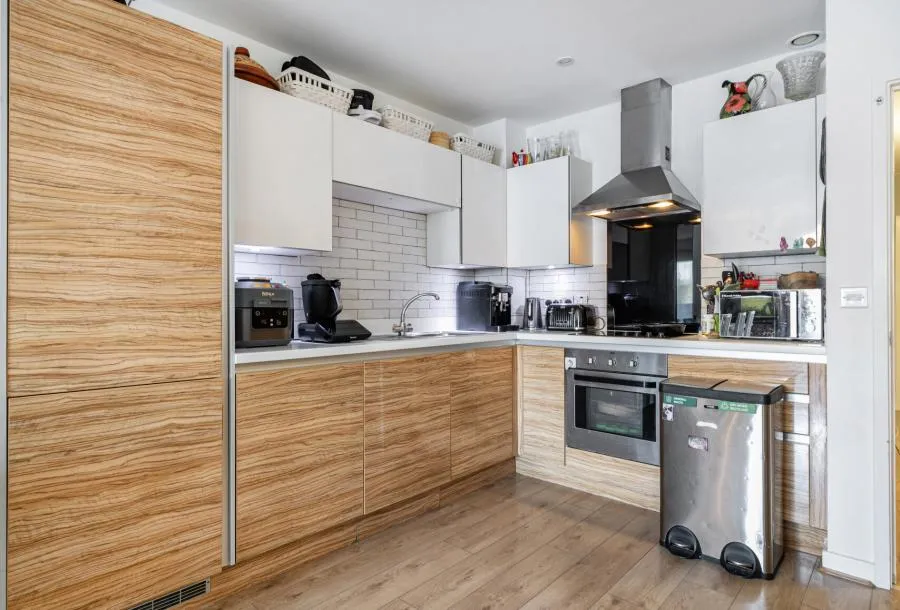 Aventine Avenue, Mitcham, CR4, photo 2