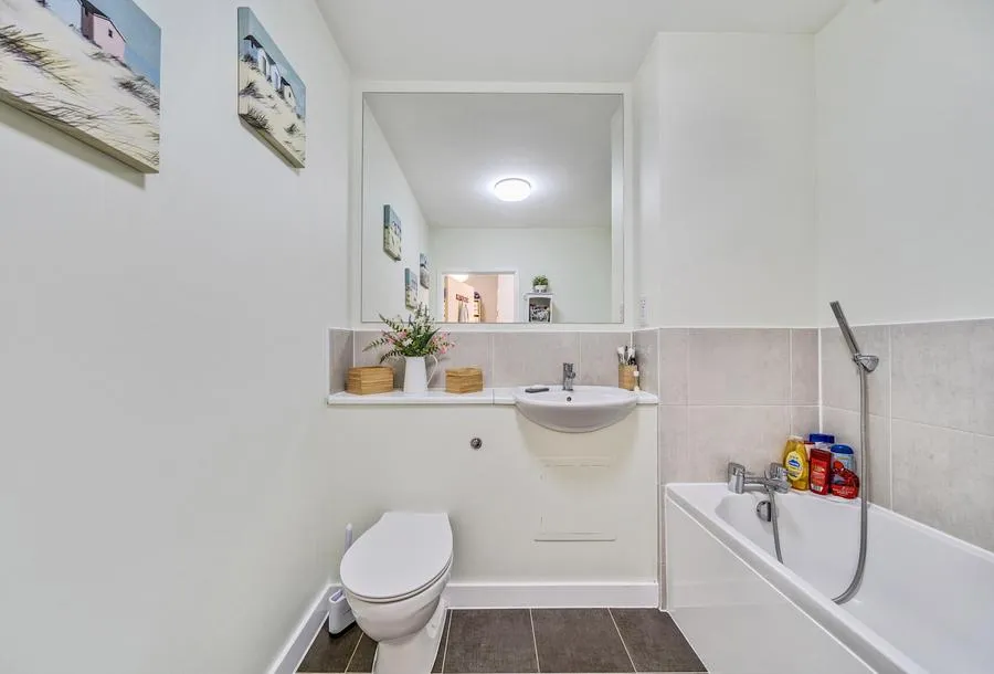 Aventine Avenue, Mitcham, CR4, photo 16