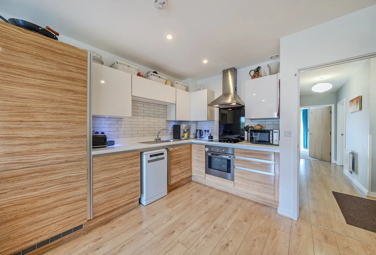 Aventine Avenue, Mitcham, CR4 1GD, photo 3