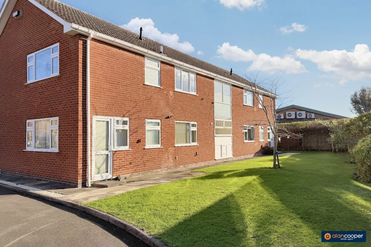 Coniston Court, St Nicolas Park, CV11, photo 2