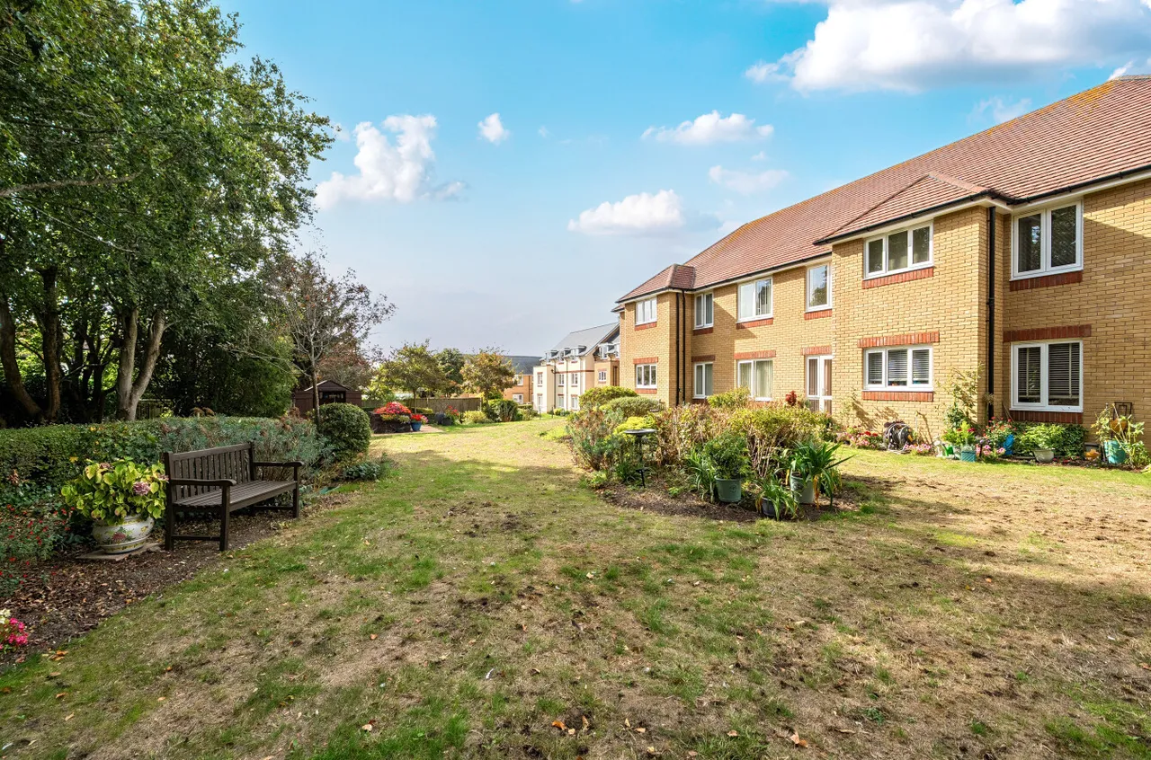 Havant Road, Drayton, PO6, photo 8