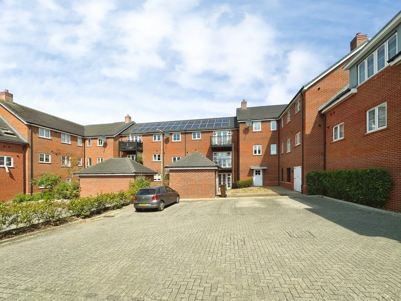 Jubilee Drive, Church Crookham, Fleet, Hampshire, GU52 8BQ, photo 11
