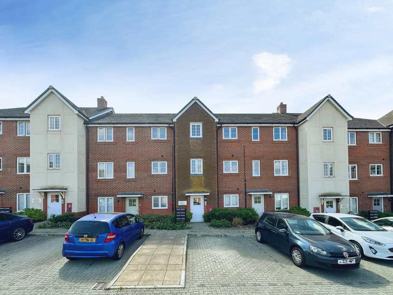 1 bed flat for sale — Jubilee Drive, Church Crookham, Fleet, Hampshire, GU52 8BQ