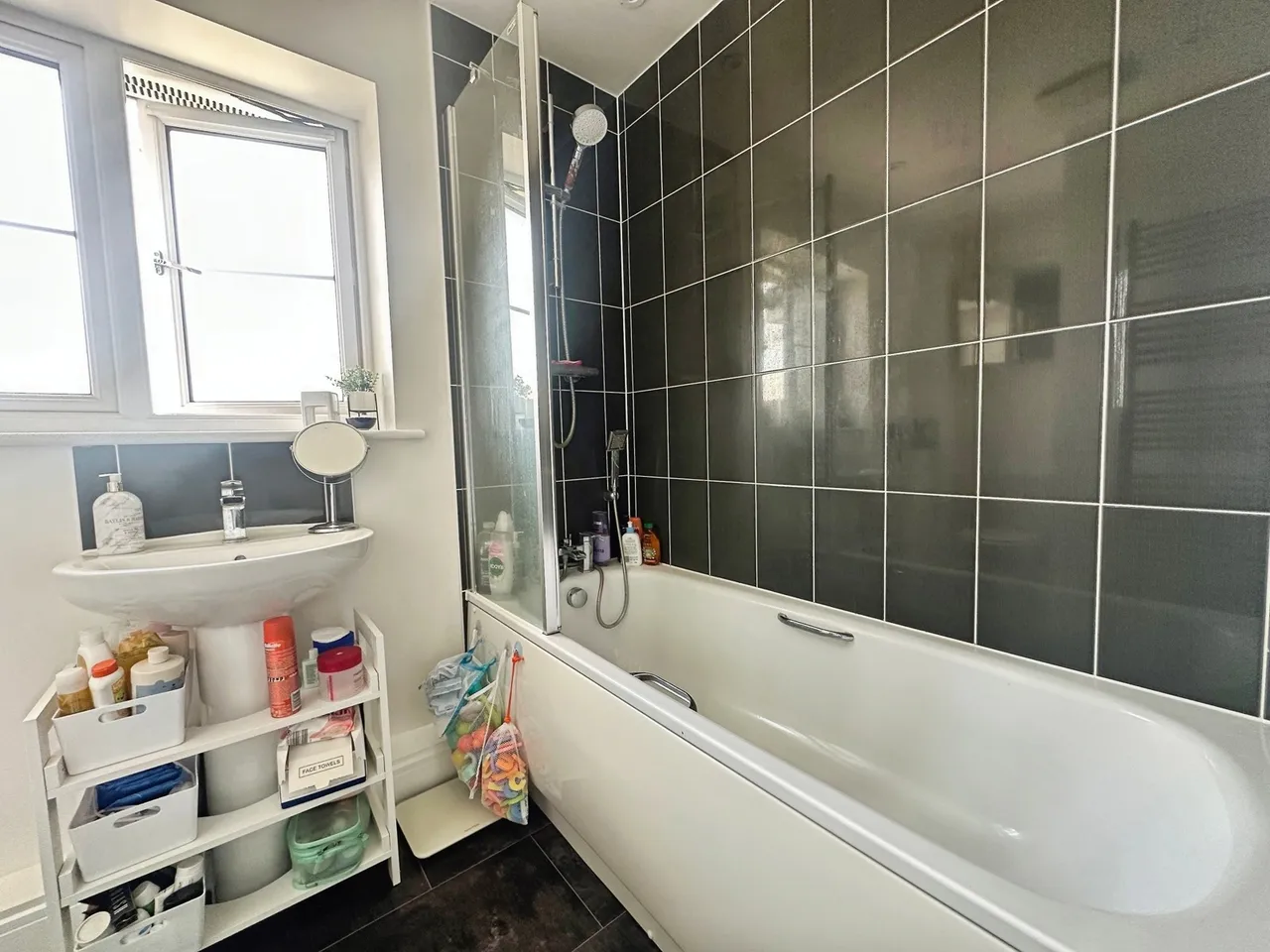 Jubilee Drive, Church Crookham, Fleet, Hampshire, GU52 8BQ, photo 9