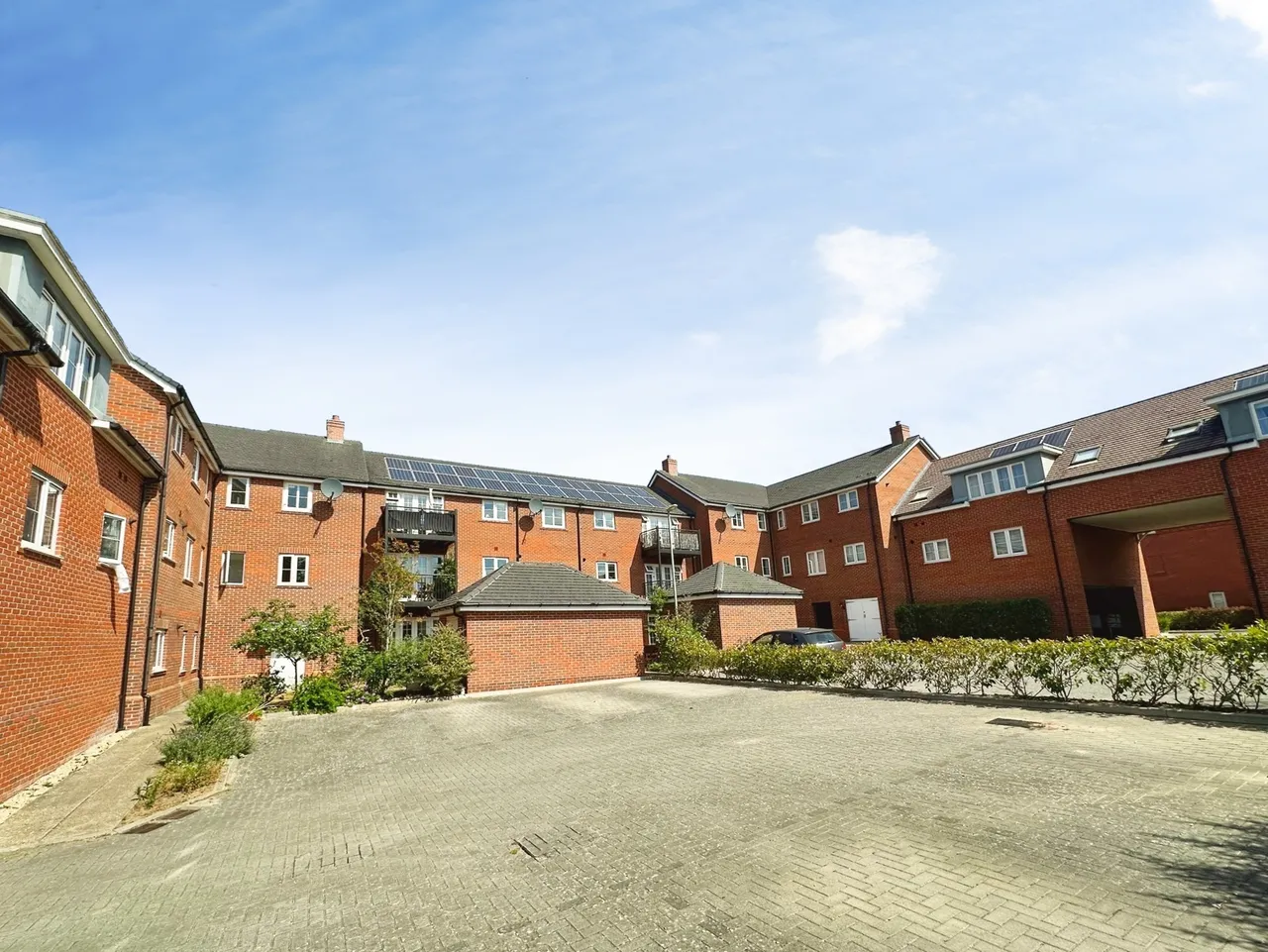 Jubilee Drive, Church Crookham, Fleet, Hampshire, GU52 8BQ, photo 10